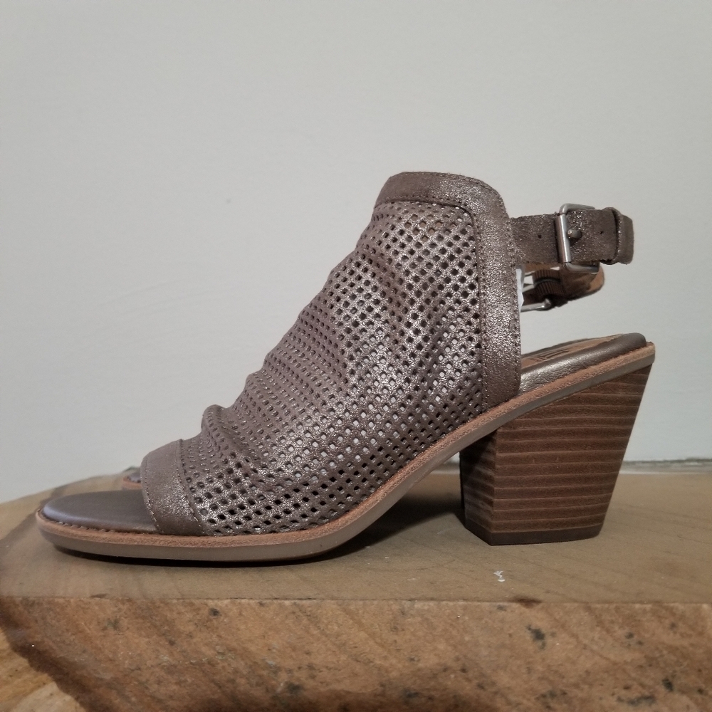 NEW! Sofft Milly Sling Back Leather Sandals